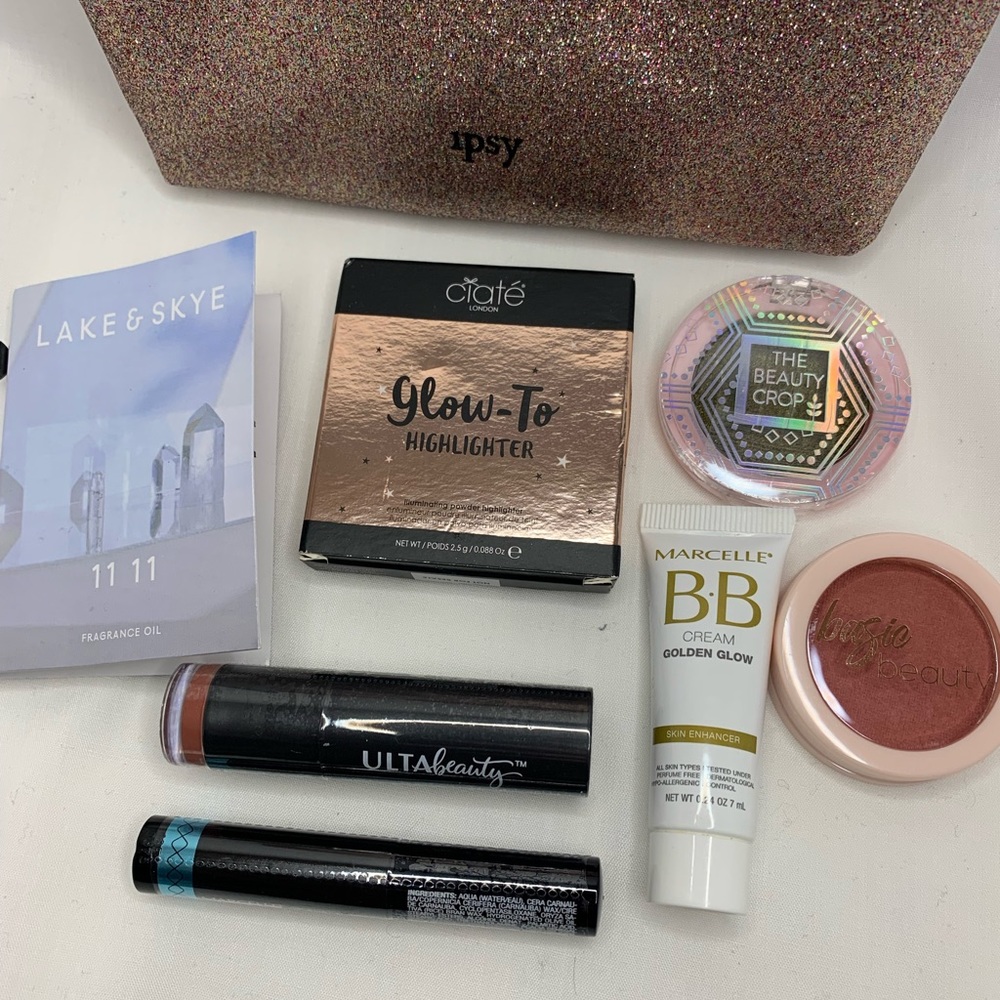 🌟 Pink Glitter Makeup Bag with 7 freebies - Picture 2 of 6